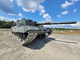 Hlavní bojový tank Armády eské republiky Leopard 2A4 je výkonným strojem,...