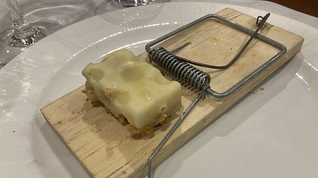 Je to sr, nebo ne? Na povrchu je okolda, uvnit slan chu.