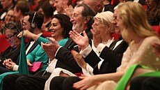 Bolek Polívka se na festivalu ve Varech dob�e baví. (30. �ervna 2023)