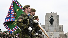 Armáda si pipomíná Den ozbrojených sil u památníku na Vítkov. (30. ervna...