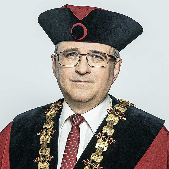 Miroslav Brzezina je od 1. února 2018 rektorem TUL.