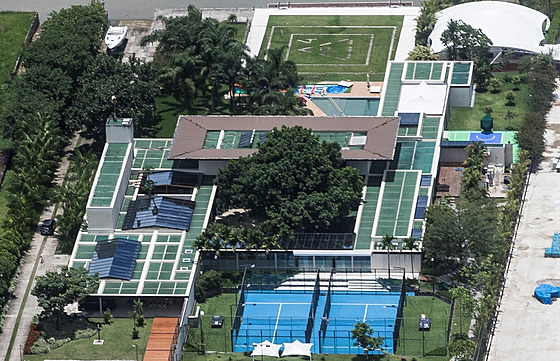 Letecký pohled na vilu brazilského fotbalisty Neymara v Mangaratib