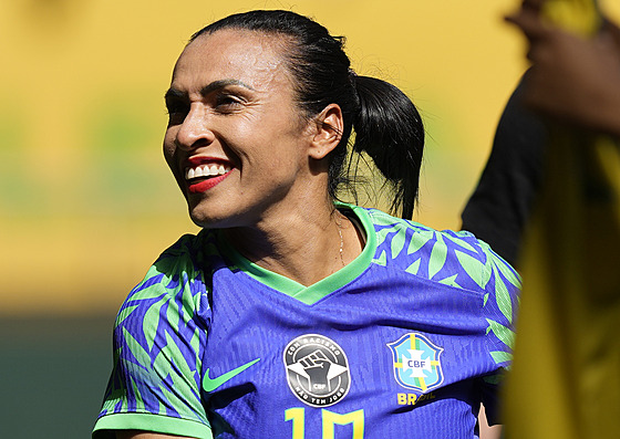 Brazilská fotbalistka Marta se raduje po zápase s Chile.
