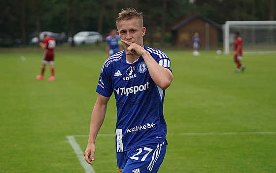 Jakub Matou�ek z Olomouce se raduje.