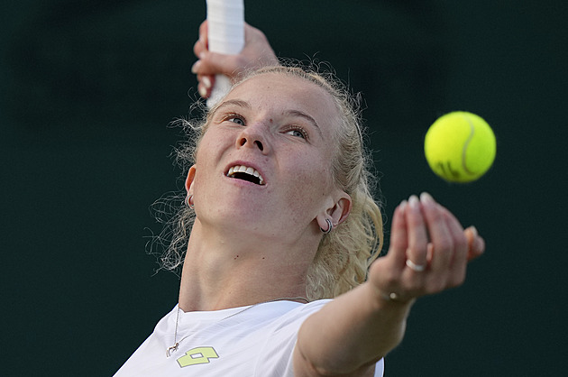 Úspěšný start Wimbledonu. Slaví Bouzková, Vondroušová, Siniaková i Strýcová