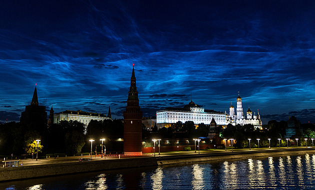 Noční výbuch probudil Moskvu, sestřelený dron poškodil výstaviště