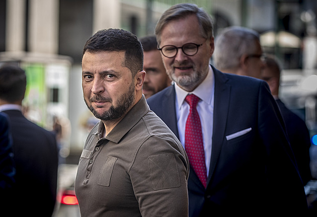 Krymský summit v Praze začal hackerským útokem. Promluvit má Fiala i Zelenskyj