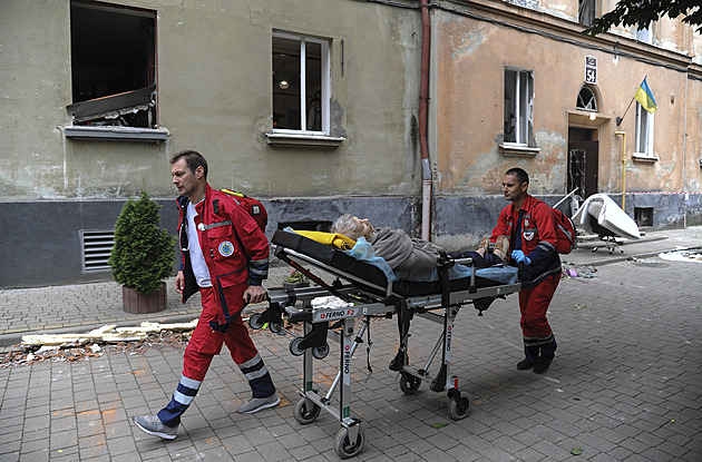 Po ruském útoku na Lvov je deset obětí, záchranné práce skončily