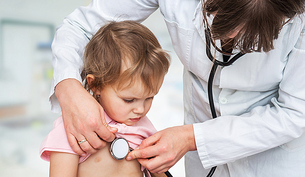 Lékaři se hádají o dětské pohotovosti. Nemocnice chtějí zapojit praktiky