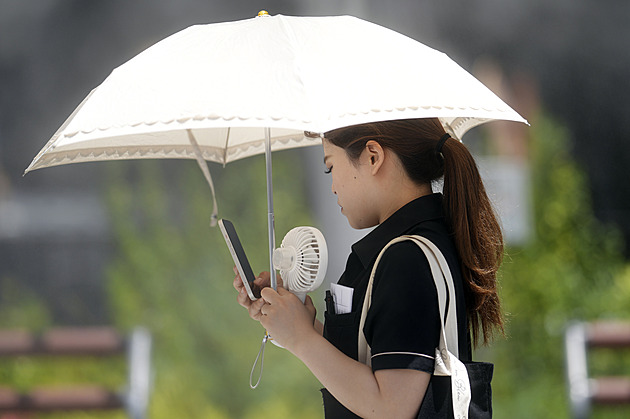 Častější přestávky i kratší směny. V Japonsku ulevují dělníkům kvůli vedrům