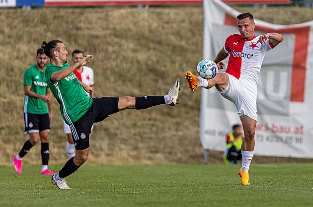 Slavia v přípravě porazila QPR, Slovácko těsně nestačilo na Olympiakos