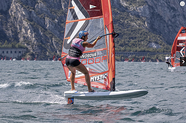 Piňosová je juniorskou mistryní Evropy ve windsurfingu, Sadílková byla osmá