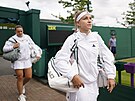 Tenistka Karolína Muchová nastupuje k zápasu prvního kola Wimbledonu.