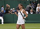Barbora Strýcová oslavuje vítzný fiftýn v prvním kole Wimbledonu.