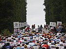 Cyklistický peloton bhem 4. etapy Tour de France