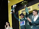 Vítz tvrté etapy na Tour de France Jasper Philipsen pebírá zelený dres pro...