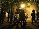 Násilné protesty a zásah policist bhem protest v Nanterre. (1. ervence 2023)
