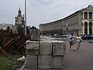 Protitankové zátarasy a betonové barikády v Kyjev (3. ervence 2023)