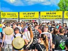Prvn� den festivalu zkomplikovala siln� pr�tr� mra�en, kdy po�adatel� museli...