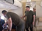 eský letecký speciál peváí z Turecka na Ukrajinu velitele pluku Azov, kteí...