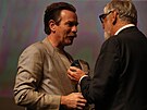 Ewan McGregor pebírá Cenu prezidenta MFF Karlovy Vary od Jiího Bartoky (1....