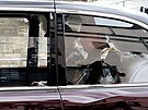 Bentley odváí krále Karla III. a královnu Camillu po skotské korunovaci v...