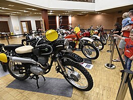 Výstava historických motocykl v kulturním centru ve Vizovicích
