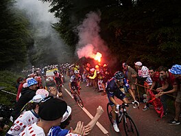 Pekelná kulisa doprovází pátou etapu Tour de France.