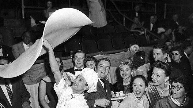 V roce 1957 rozt��el mistr t�sto p��mo v Madison Square Garden.