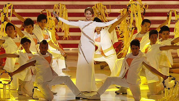 Zp�va�ka Coco Lee b�hem show v Hongkongu v roce 2012.