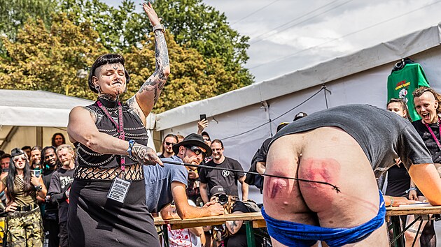 Nsledky po ranch bie poct astnci tto tradin disciplny jet dlouho po skonen festivalu.