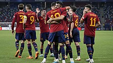 �pan�l�tí fotbalisté se radují z gólu v semifinále proti Ukrajin�.