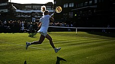 eská tenistka Kateina Siniaková v prvním kole Wimbledonu.