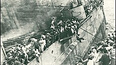 Cesta na pekelné lodi. V kv�tnu 1942 Japonci zahájili p�esun vále�ných zajatc�...