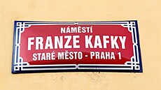 Kafka nasadil brouka do hlavy �tená��m z celé Evropy, jeho nám�stí prom�nit...