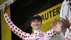 Puntíkatý dres pro lídra soute o krále hor si v esté etap Tour de France...