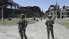 Rutí vojáci v okupovaném Mariupolu. (13. ervna 2022)