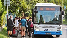 Festivalovou linku vyu�ívají i obyvatelé stanového m�ste�ka na Rolav�.