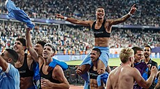 Izrael�tí mladící se radují z postupu do semifinále ME hrá�� do 21 let.