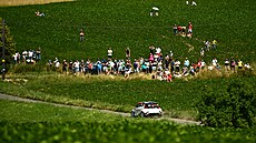 Diváci sledují d�ní na Rallye Bohemia