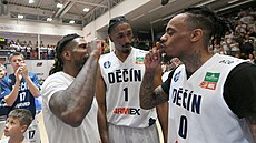 Děčínští basketbalisté A. J. Walton, Jordan Bruner a Ty Nichols (zleva) se...