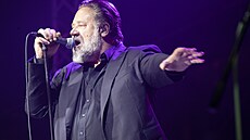 Russel Crowe vystoupil na úvodu karlovarského festivalu se svou kapelou Indoor...