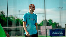 Bývalý branká� Petr �ech na tréninku své fotbalové �koly, její� 18. ro�ník se...