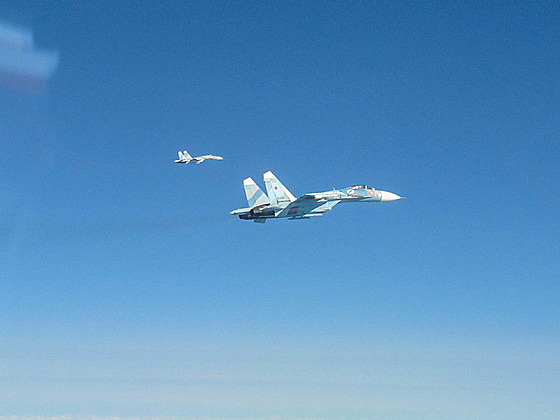 Ruské letouny Su-27 zachycené britskými stíhai nad Baltem