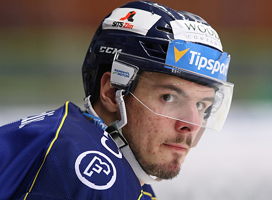 Hokejista Radek Veselý v dresu Zlína.