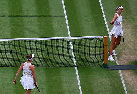 Victoria Azarenková a Elina Svitolinová po osmifinále Wimbledonu.