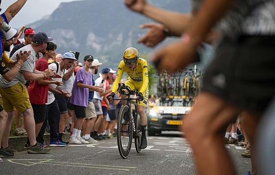 Jonas Vingegaard bhem estnácté etapy Tour de France.