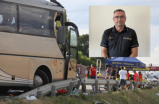 Krajský ídicí dstojník Radek Mikaík koordinoval práci vech záchranných...