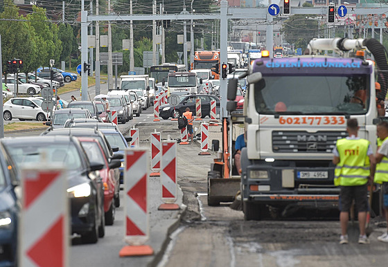 Oprava hlavního tahu v lo�ském roce ochromila Zlín. M�sto chystá do budoucna dal�í dopravní úpravy v centru.