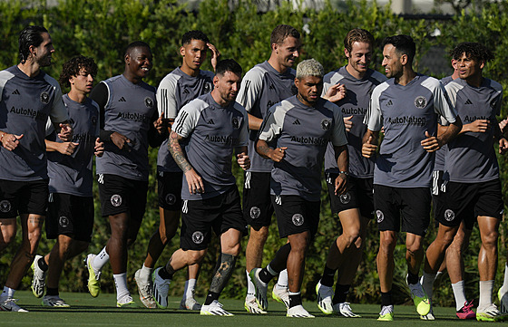 Lionel Messi mezi spoluhrá�i z Interu Miami na prvním tréninku